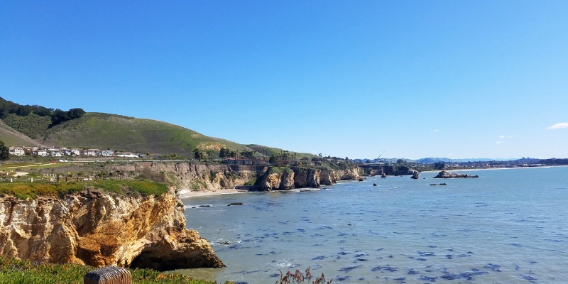 Bluffs coastline at Dinosaur Caves Park in Pismo Beach CA